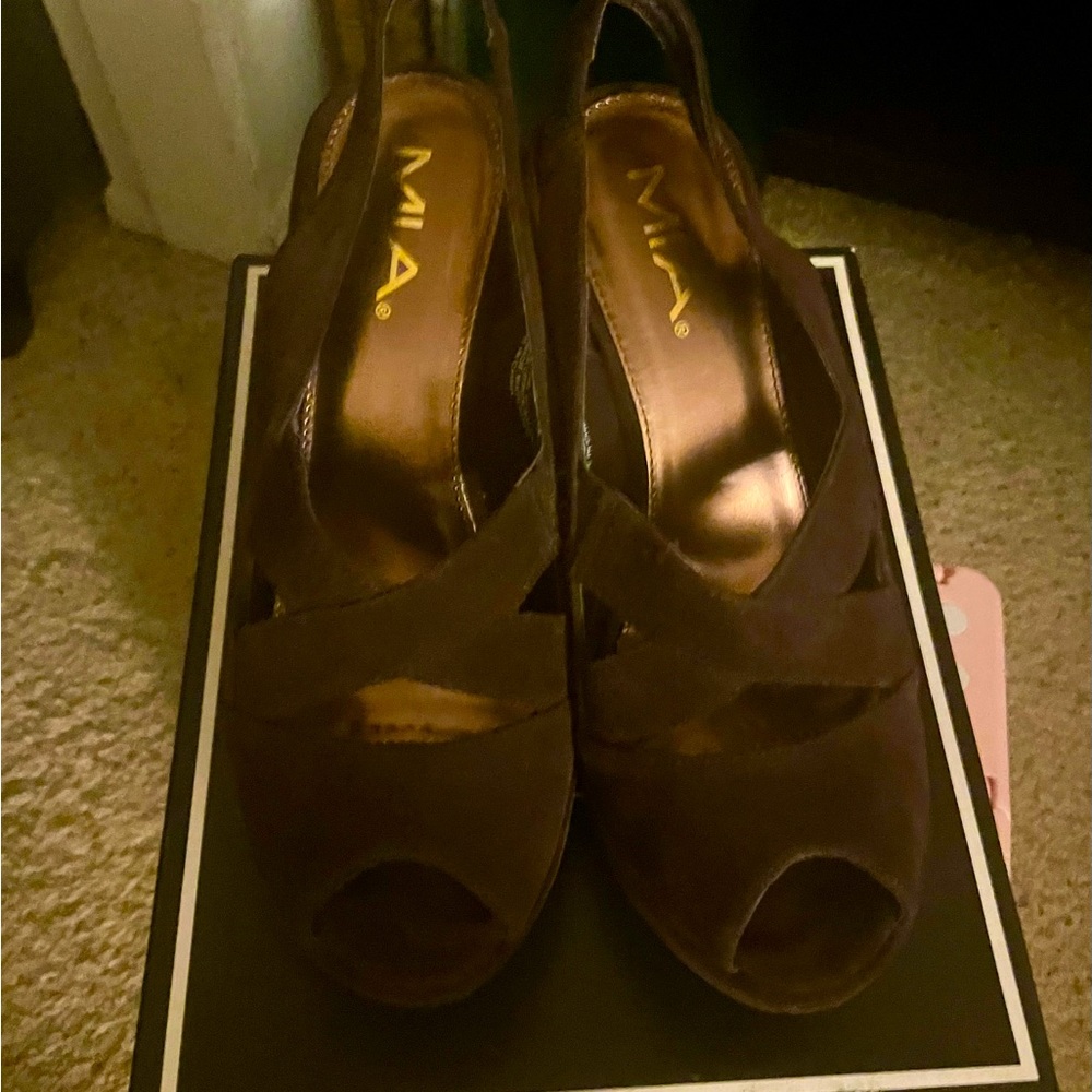 MIA suede wedge